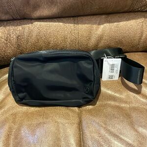 Lululemon everywhere belt bag